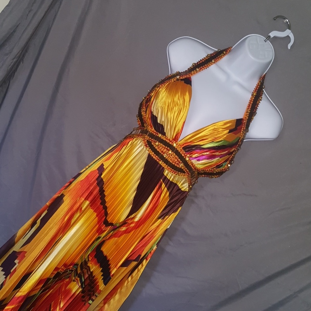 PARTYTIME BACKLESS DRESS - Picture 2 of 7